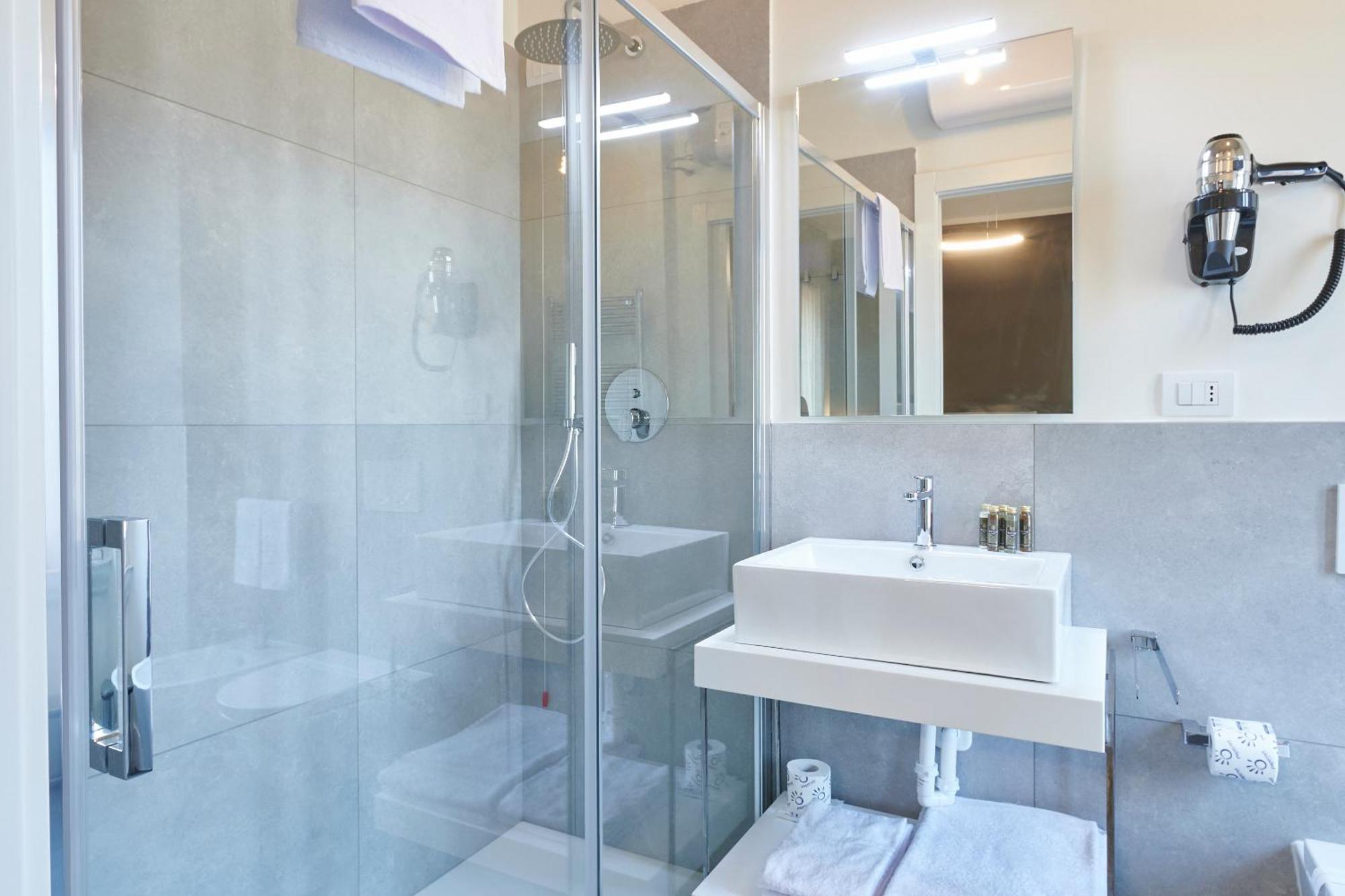 White Ribbon Hotel Milan Luaran gambar