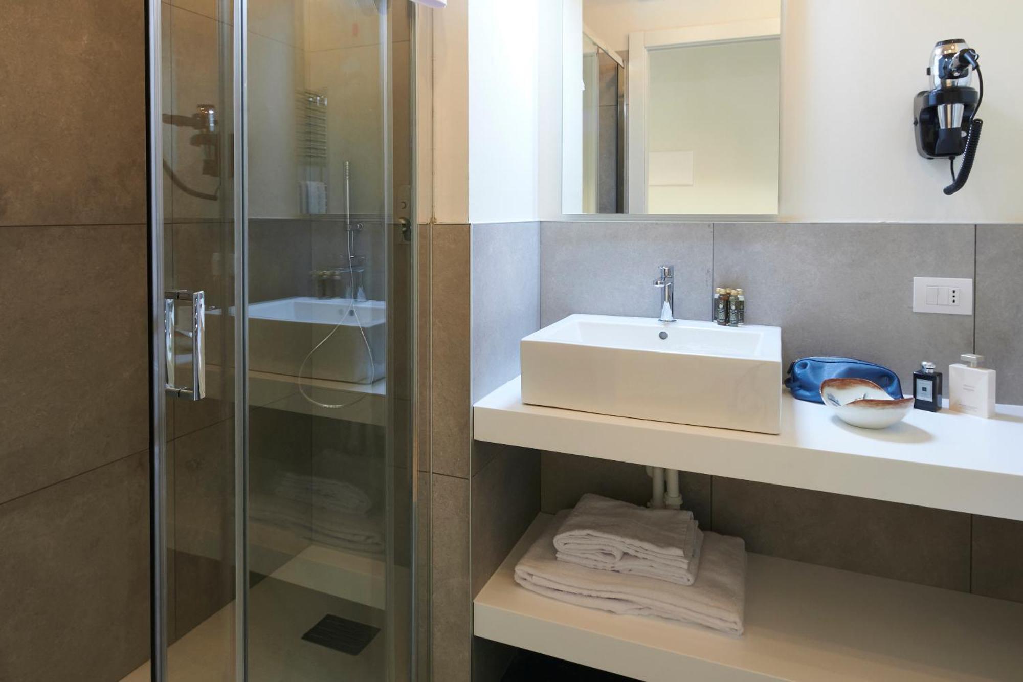White Ribbon Hotel Milan Luaran gambar